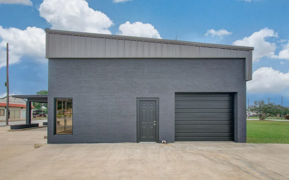 401 E Main Street Eagle Lake, TX 77434