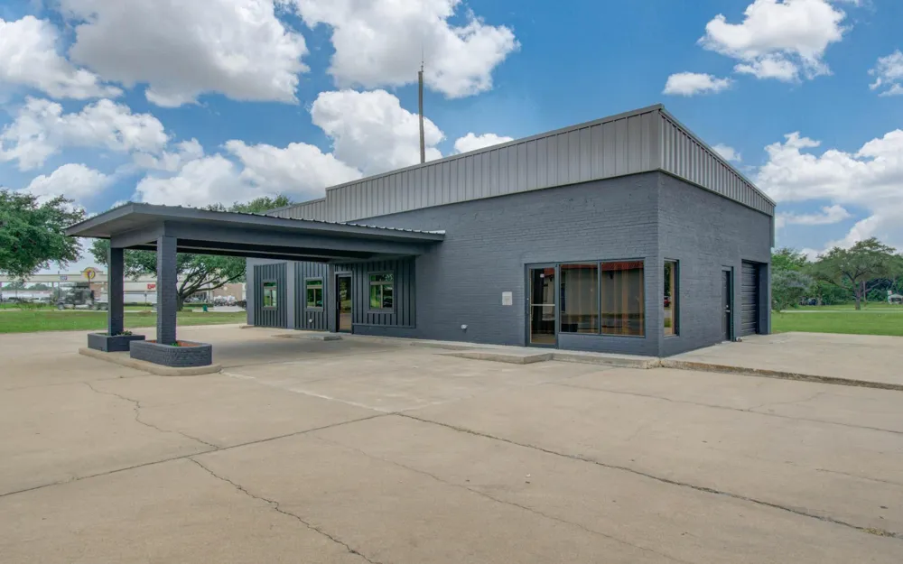 401 E Main Street Eagle Lake, TX 77434