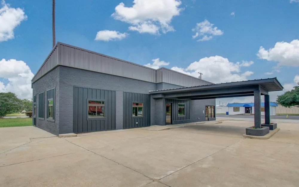 401 E Main Street Eagle Lake, TX 77434