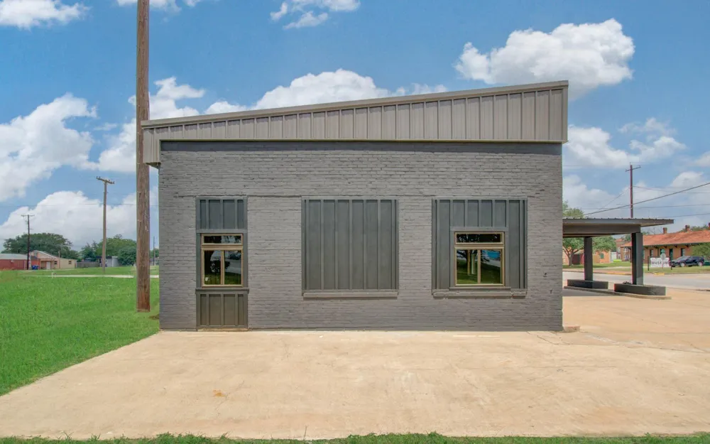 401 E Main Street Eagle Lake, TX 77434
