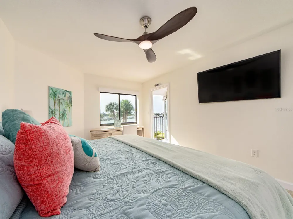 240 SAND KEY ESTATES DRIVE #216 Clearwater Beach, FL 33767