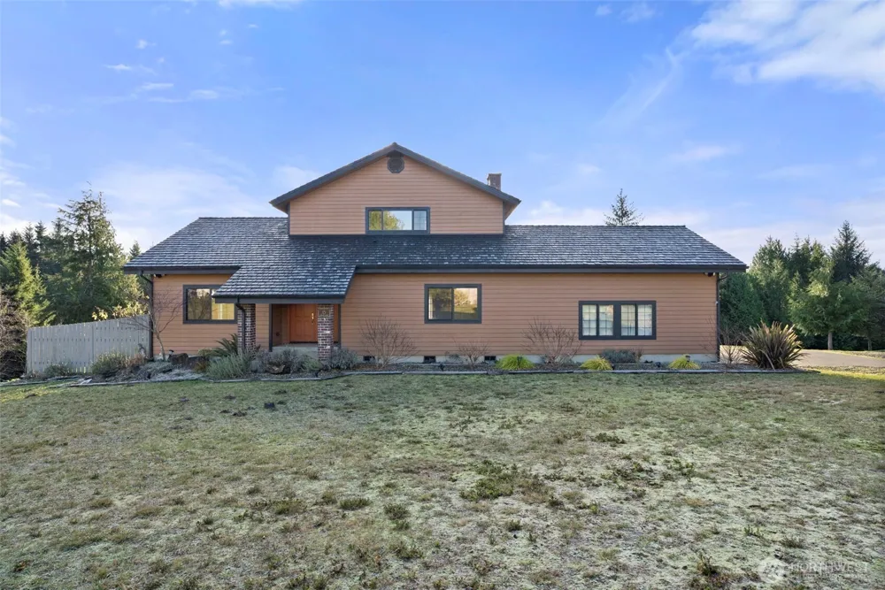 15 Spruce Lane South Bend, WA 98586