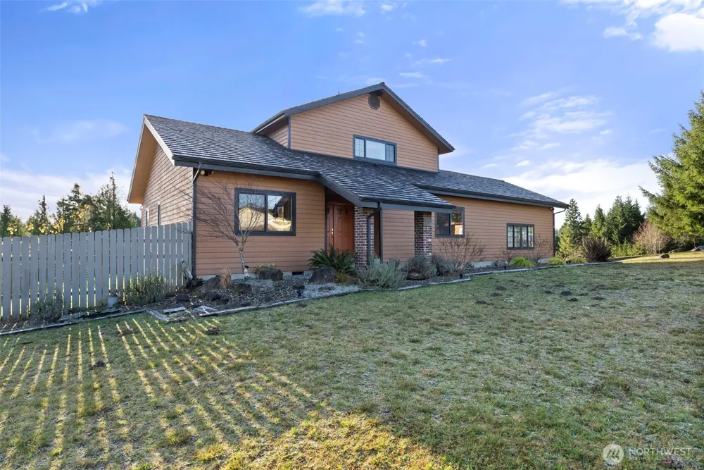 15 Spruce Lane South Bend, WA 98586