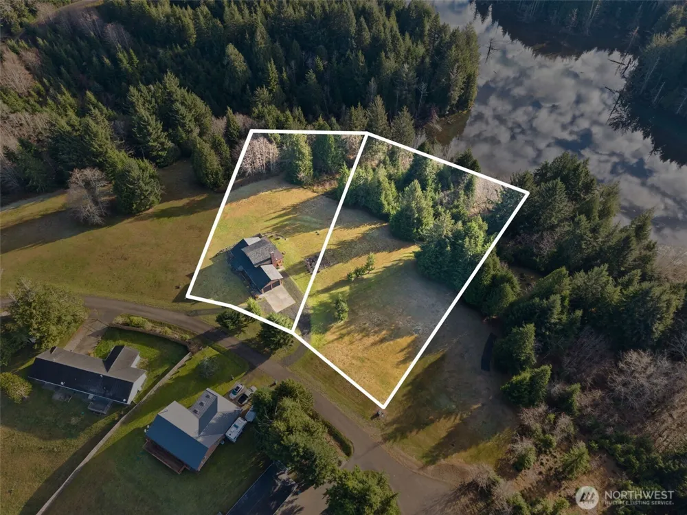 15 Spruce Lane South Bend, WA 98586