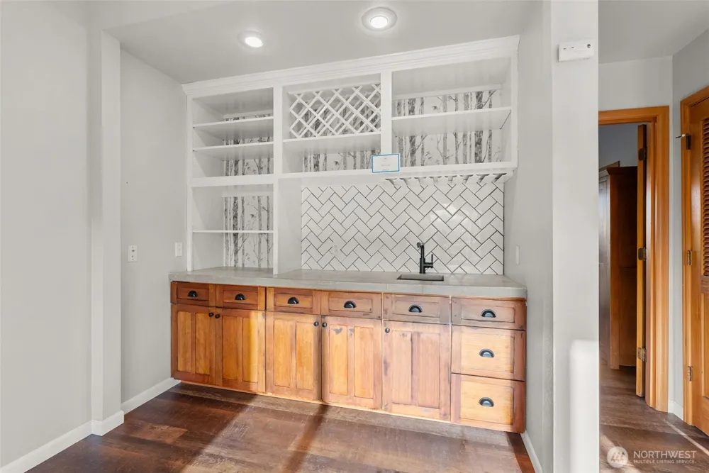 15 Spruce Lane South Bend, WA 98586