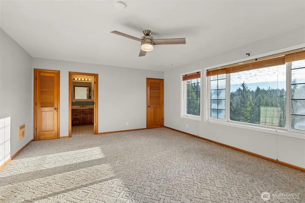 15 Spruce Lane South Bend, WA 98586