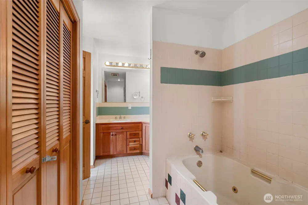 15 Spruce Lane South Bend, WA 98586