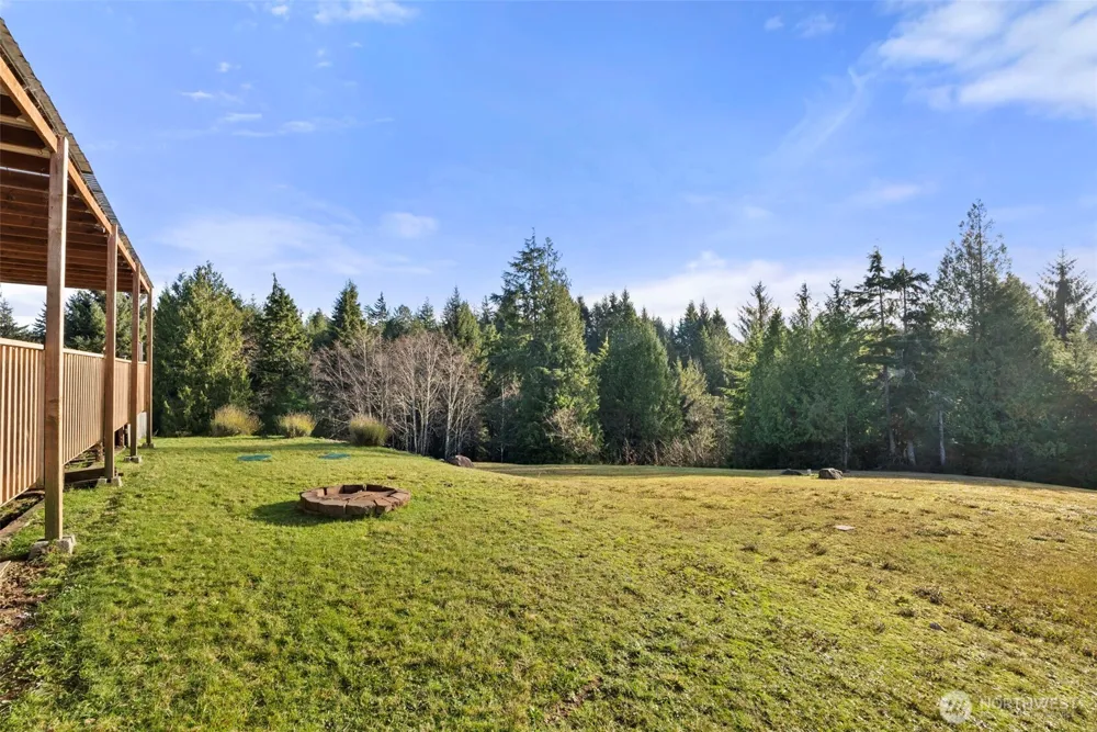 15 Spruce Lane South Bend, WA 98586