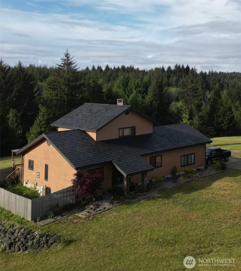 15 Spruce Lane South Bend, WA 98586