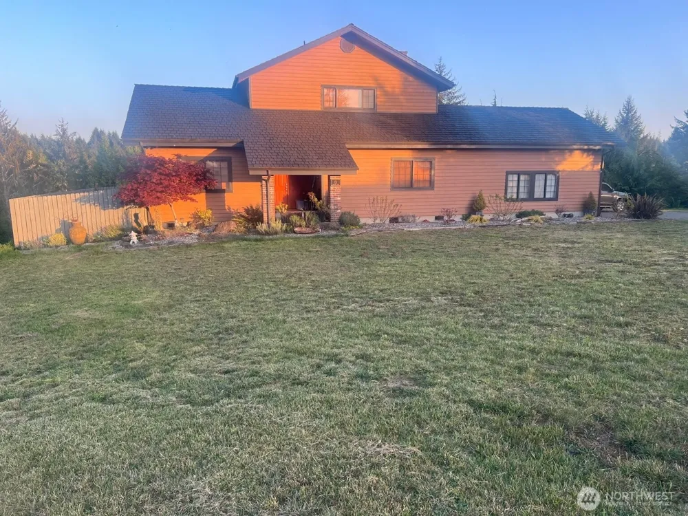 15 Spruce Lane South Bend, WA 98586