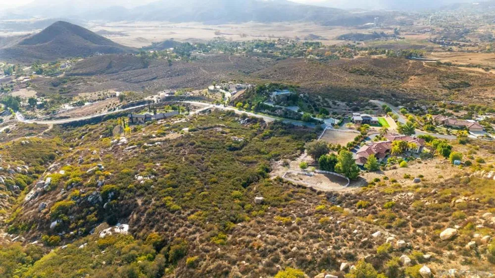 87 Presilla Dr Jamul, CA 91935