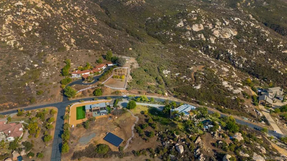 87 Presilla Dr Jamul, CA 91935