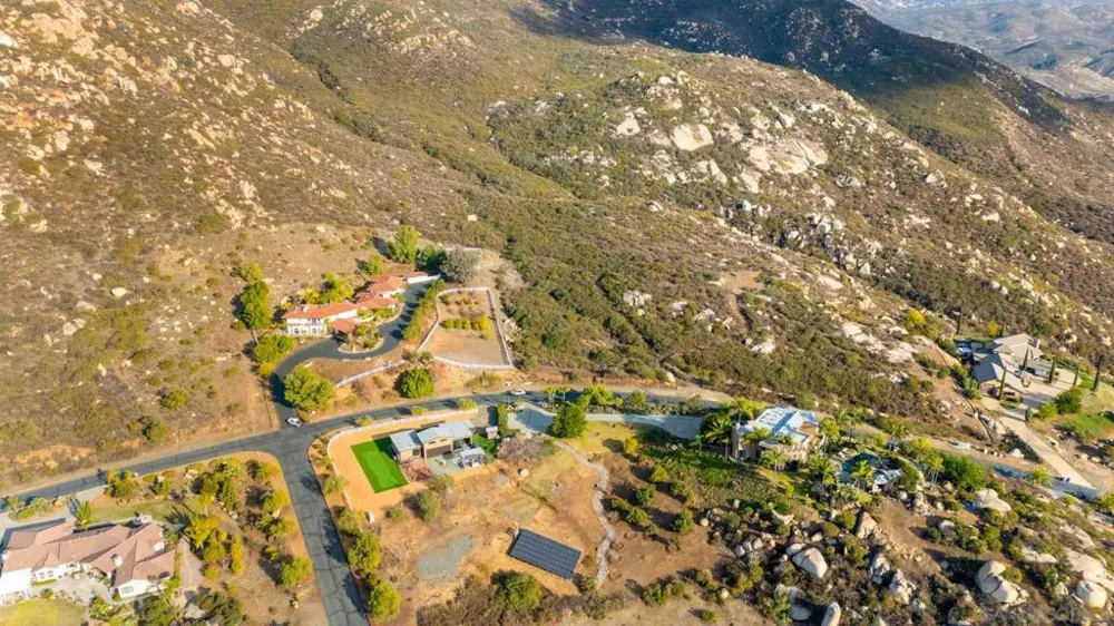 87 Presilla Dr Jamul, CA 91935
