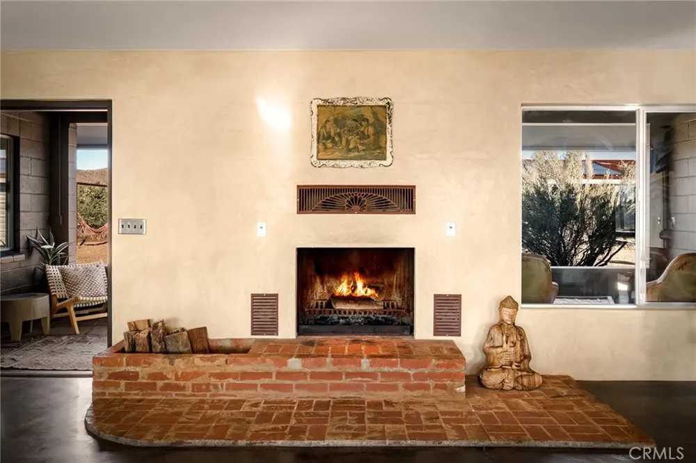 2680 Vine Pioneertown, CA 92268