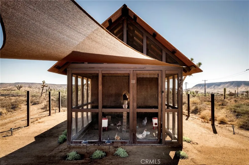 2680 Vine Pioneertown, CA 92268