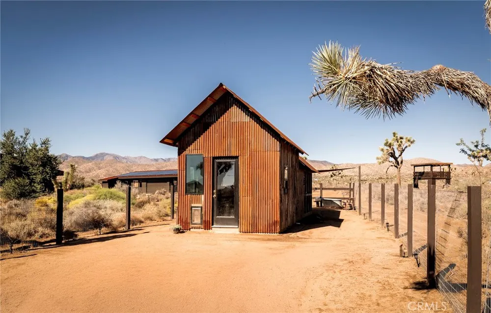 2680 Vine Pioneertown, CA 92268