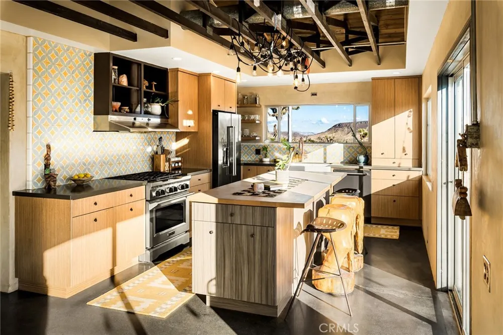 2680 Vine Pioneertown, CA 92268