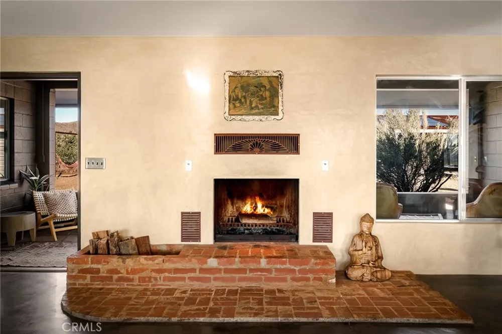 2680 Vine Pioneertown, CA 92268