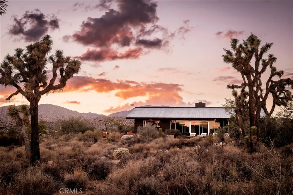 2680 Vine Pioneertown, CA 92268