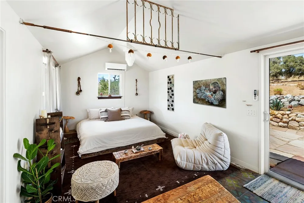 2680 Vine Pioneertown, CA 92268