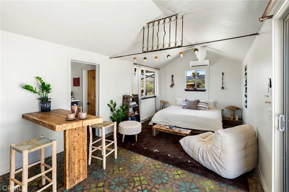 2680 Vine Pioneertown, CA 92268