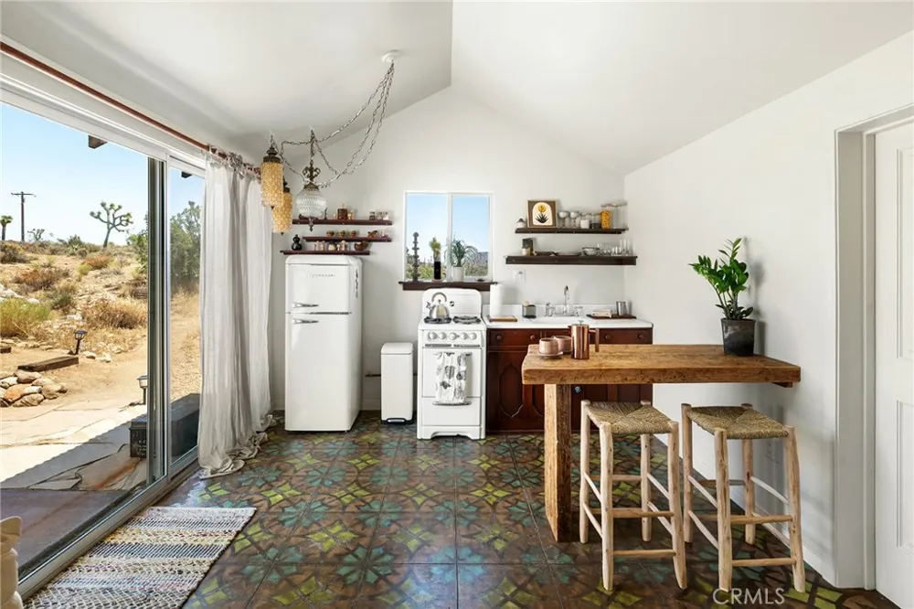 2680 Vine Pioneertown, CA 92268