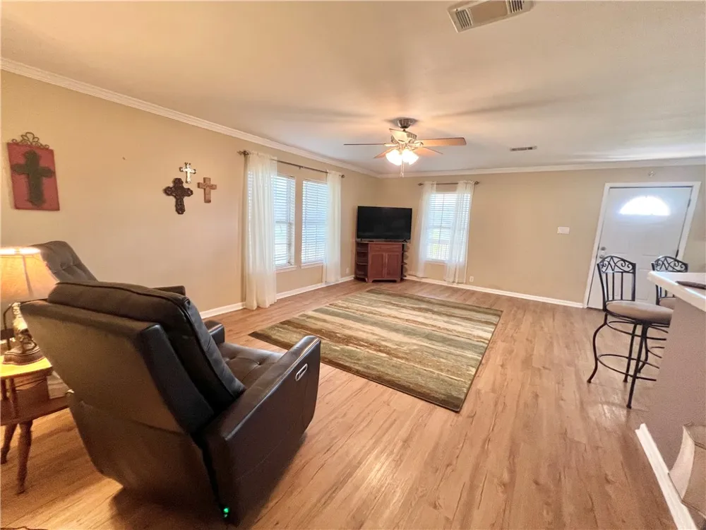 153 Boenig Road Woodsboro, TX 78393