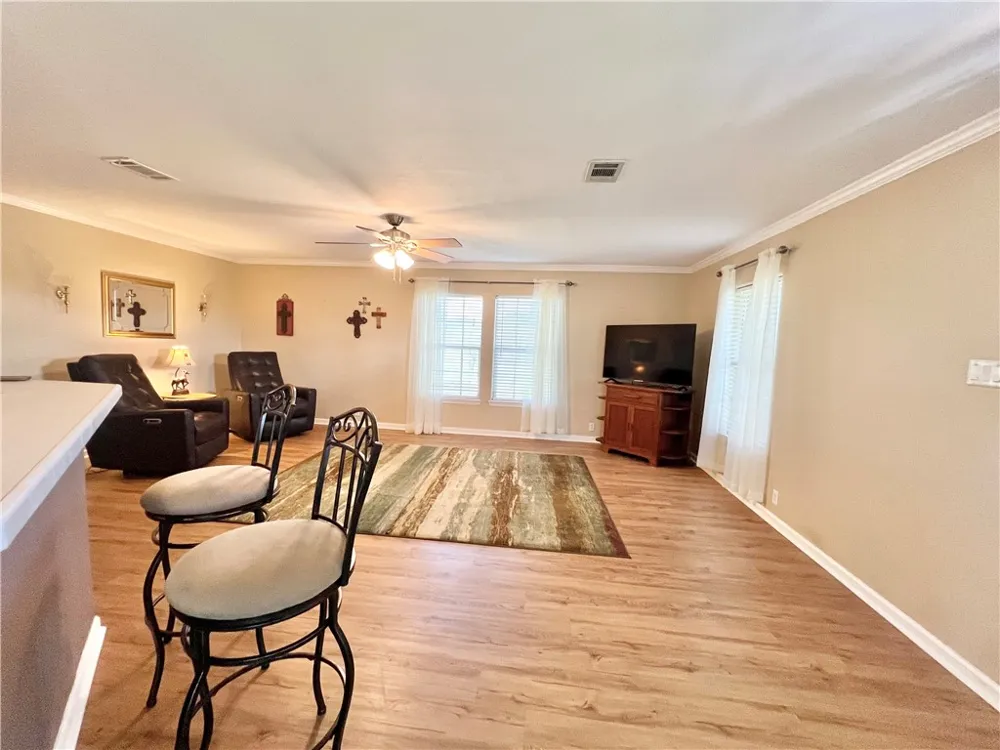 153 Boenig Road Woodsboro, TX 78393