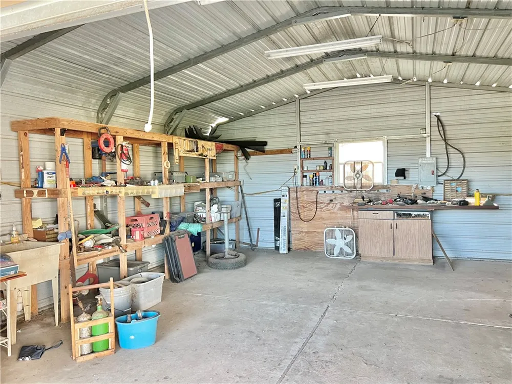 153 Boenig Road Woodsboro, TX 78393