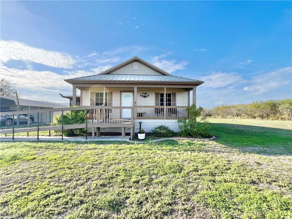 153 Boenig Road Woodsboro, TX 78393