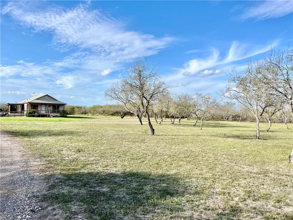 153 Boenig Road Woodsboro, TX 78393