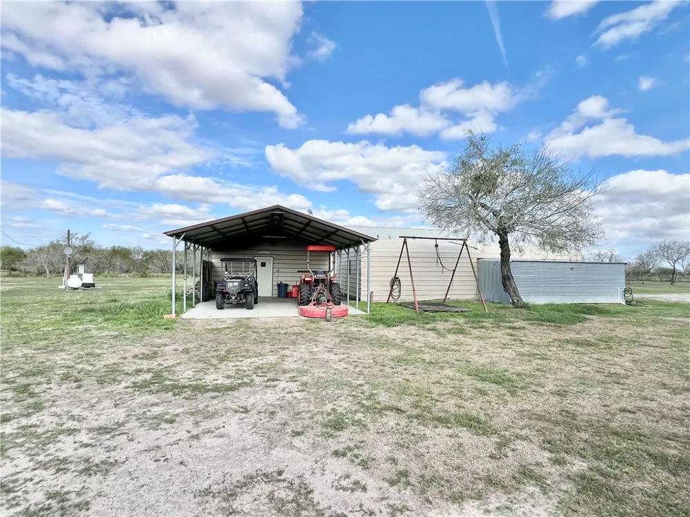 153 Boenig Road Woodsboro, TX 78393