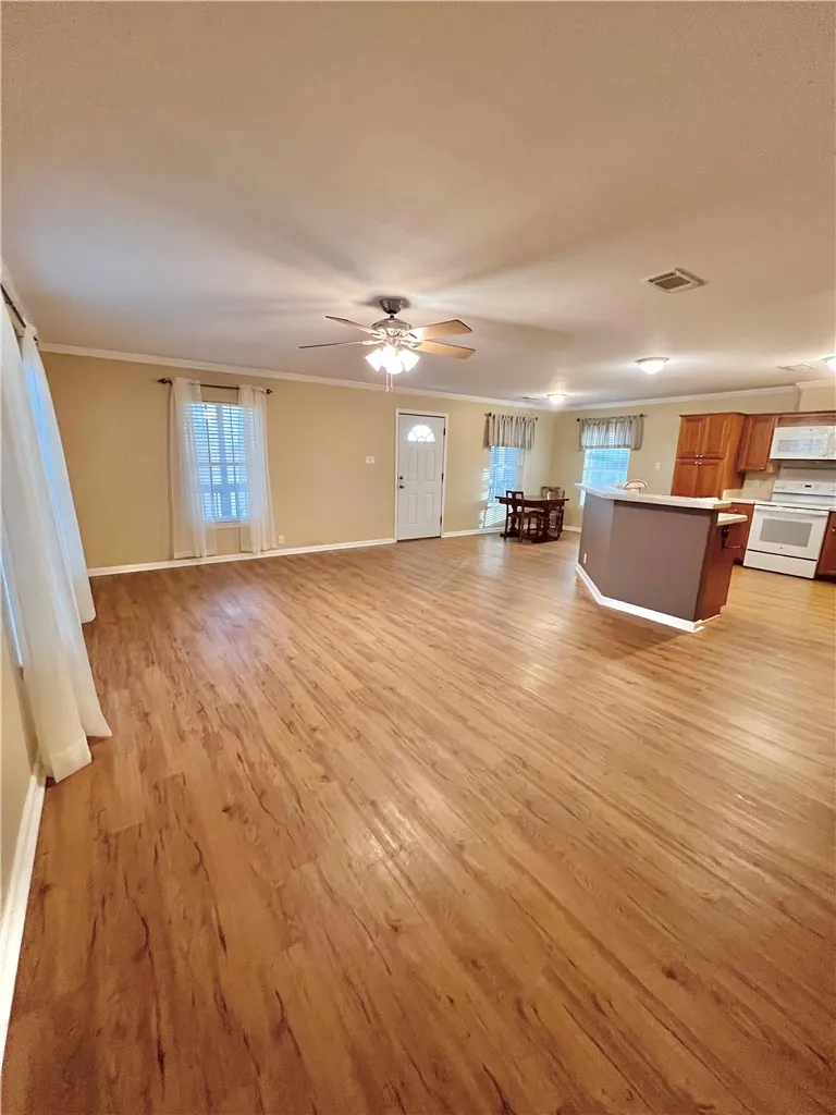 153 Boenig Road Woodsboro, TX 78393