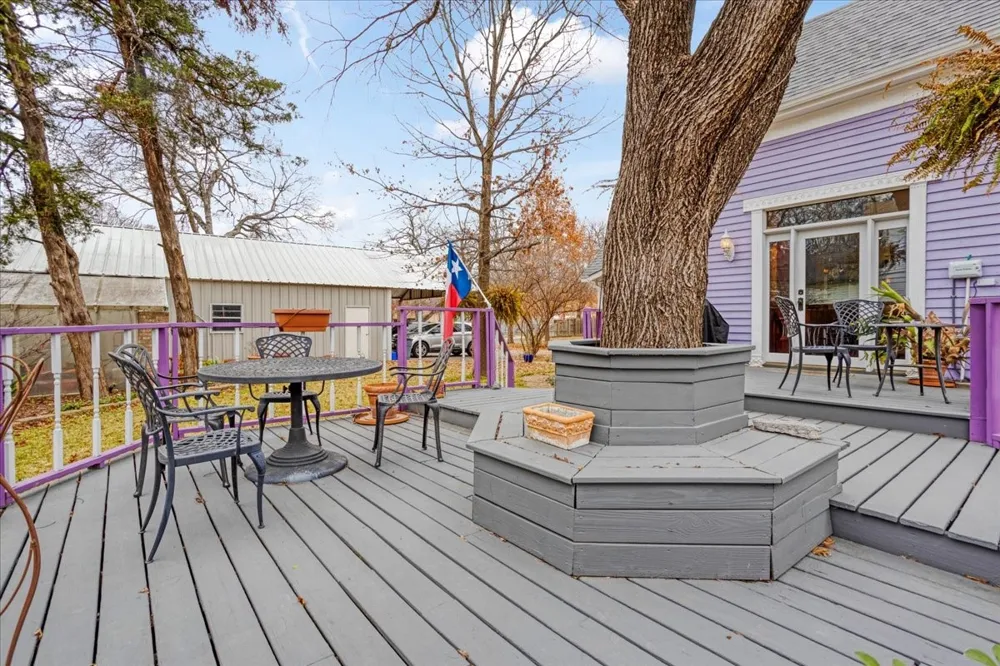 300 W 6th Street Bonham, TX 75418