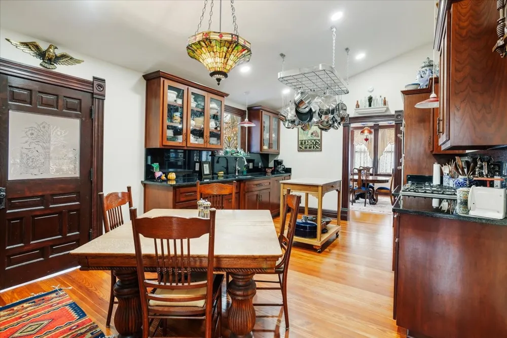 300 W 6th Street Bonham, TX 75418