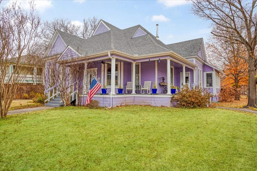 300 W 6th Street Bonham, TX 75418
