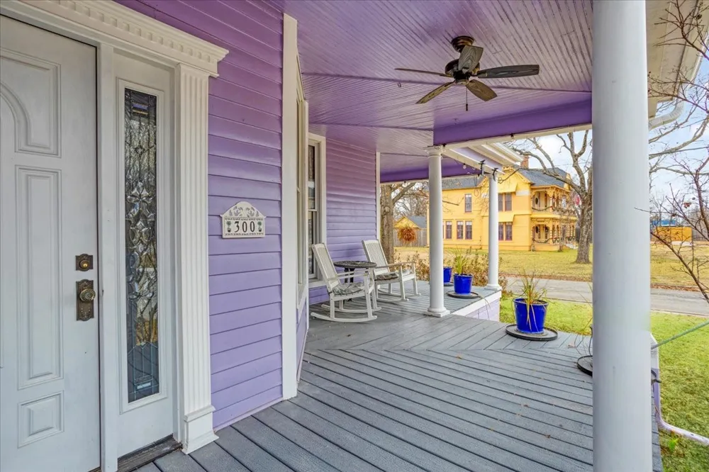 300 W 6th Street Bonham, TX 75418