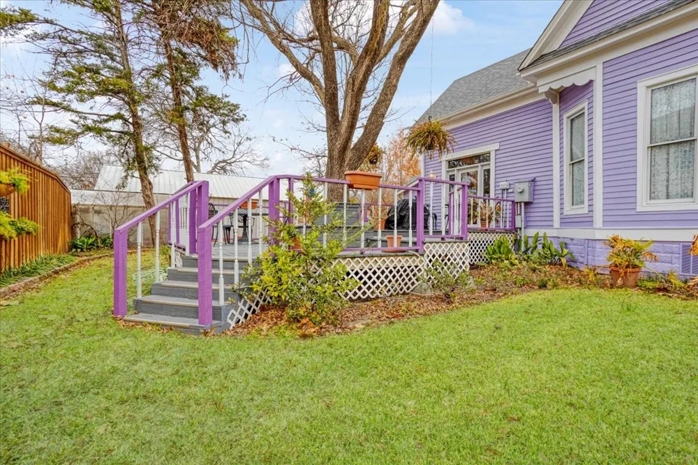 300 W 6th Street Bonham, TX 75418