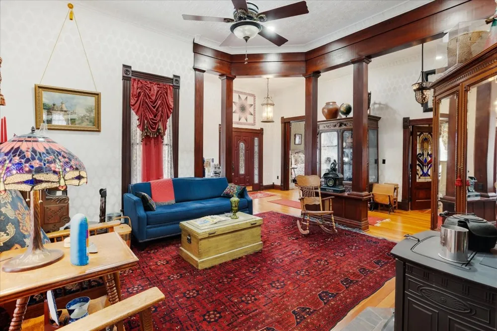 300 W 6th Street Bonham, TX 75418