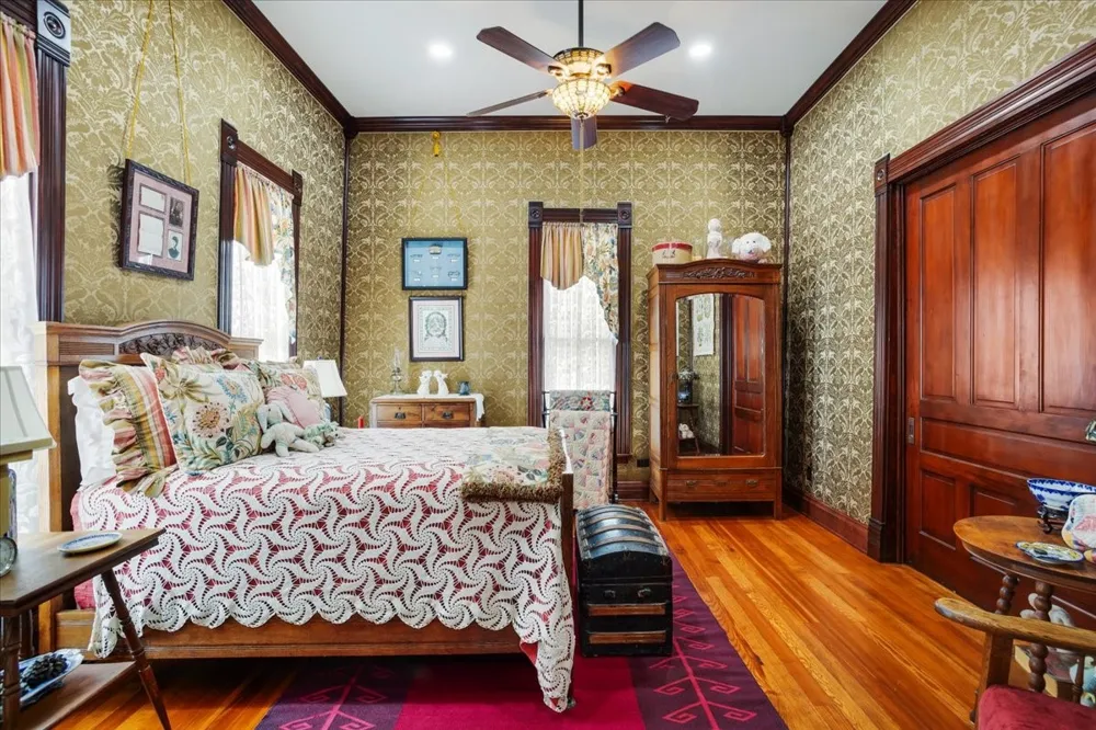 300 W 6th Street Bonham, TX 75418