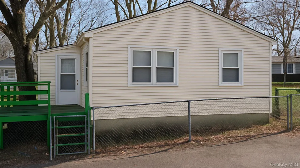 56 Woodcliff Trail Baiting Hollow, NY 11933