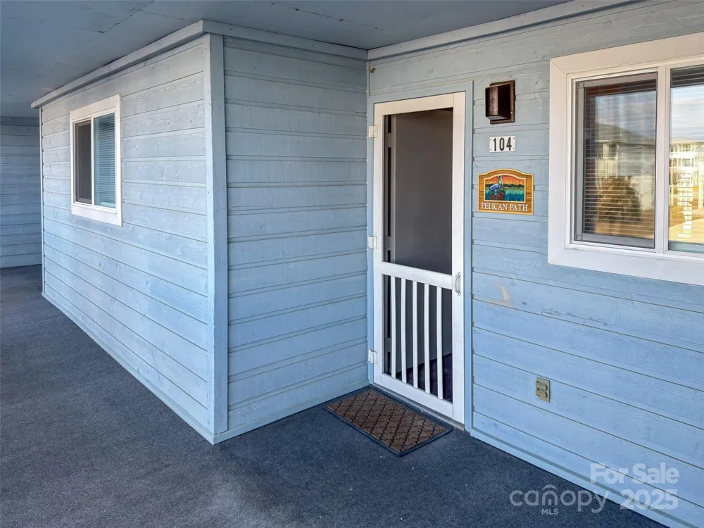 2714 W Beach Drive Oak Island, NC 28465