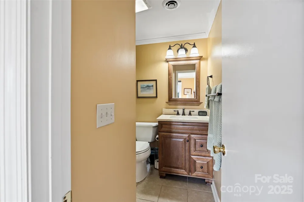 2714 W Beach Drive Oak Island, NC 28465
