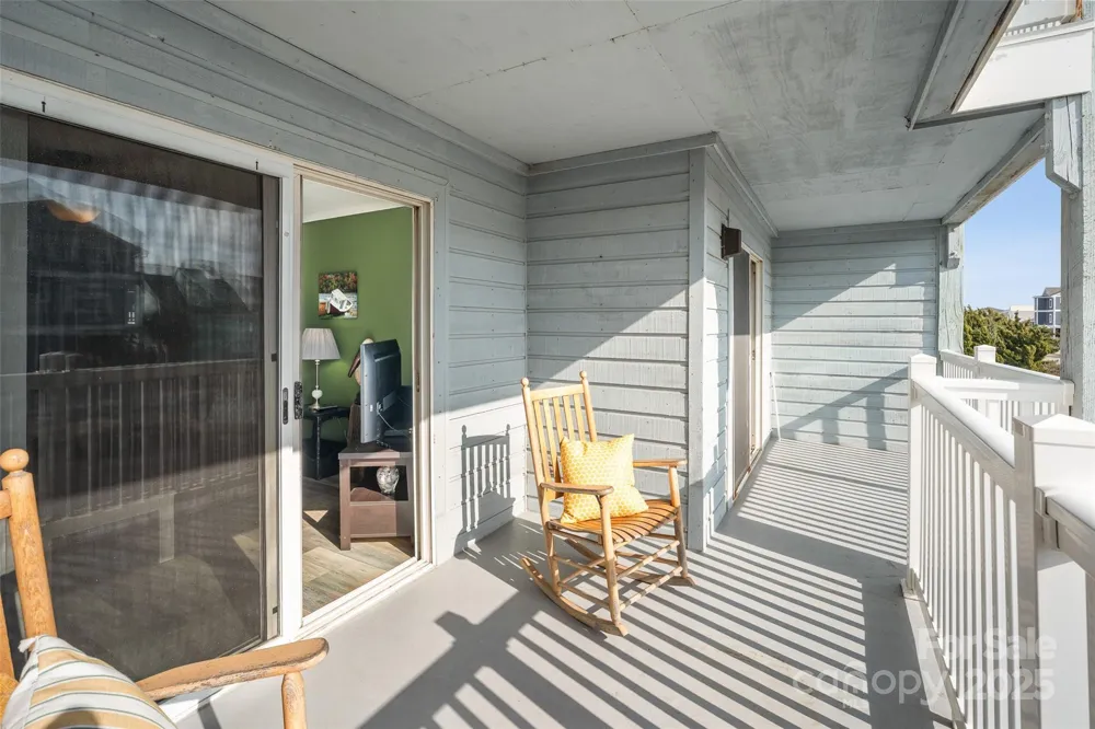 2714 W Beach Drive Oak Island, NC 28465