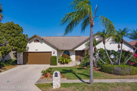 2100 Leeward Lane