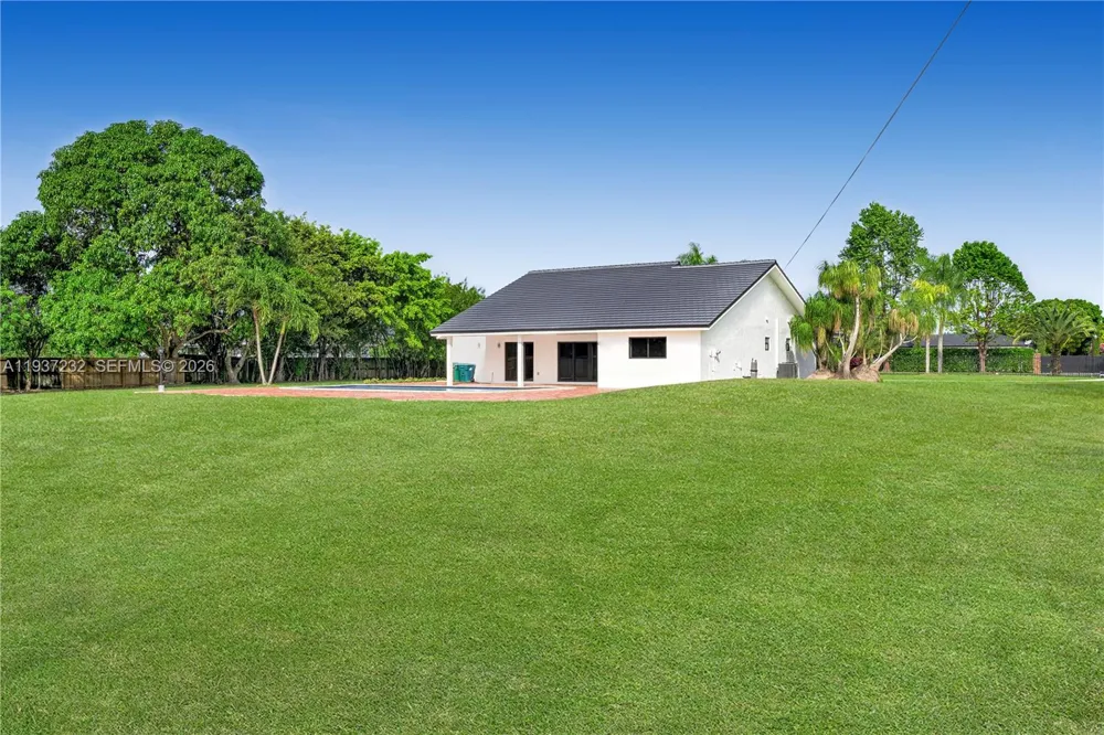 21360 SW 236th St Homestead, FL 33031