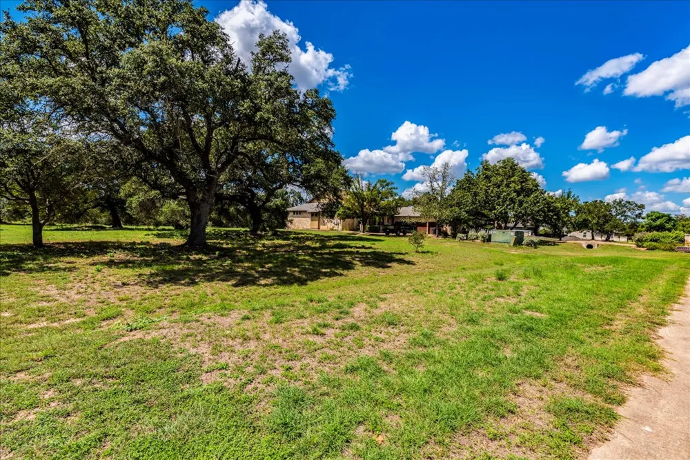 10299 Brangus Road Driftwood, TX 78619