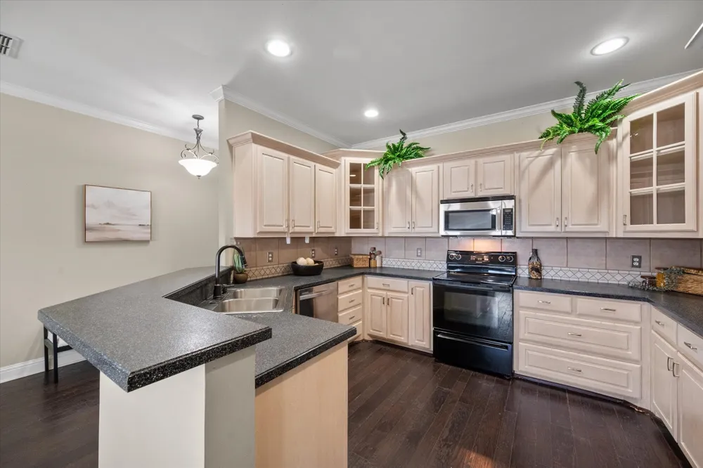 603 W 6th Avenue #203 Corsicana, TX 75110