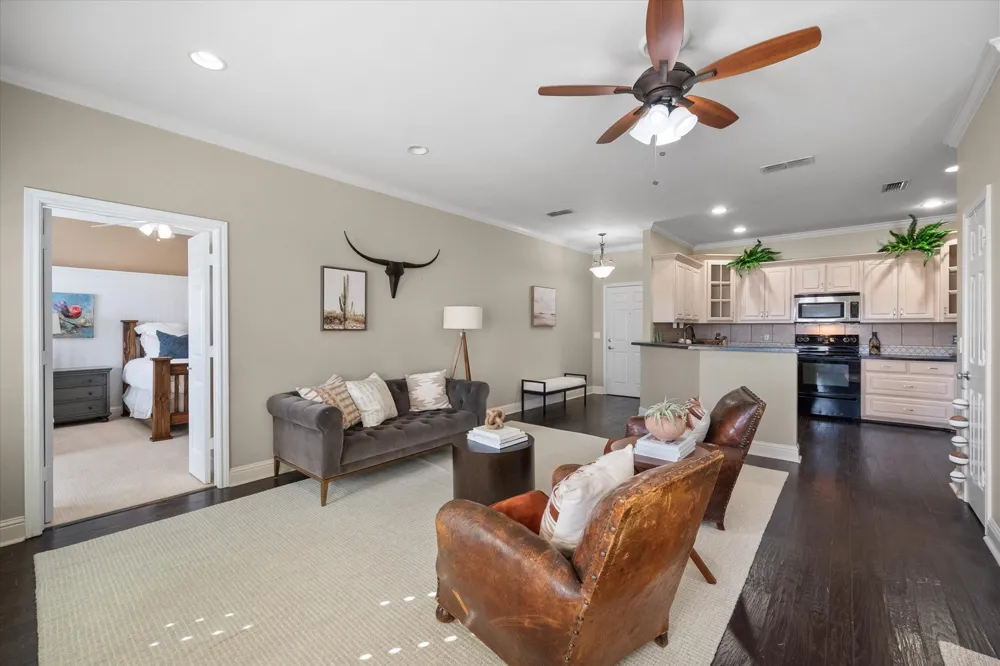 603 W 6th Avenue #203 Corsicana, TX 75110
