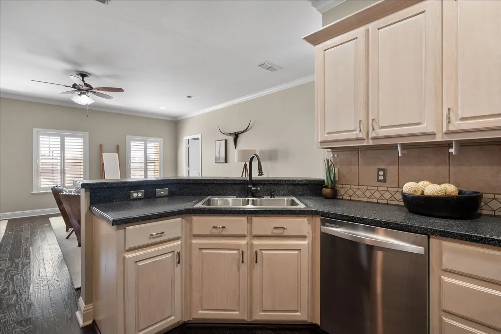 603 W 6th Avenue #203 Corsicana, TX 75110